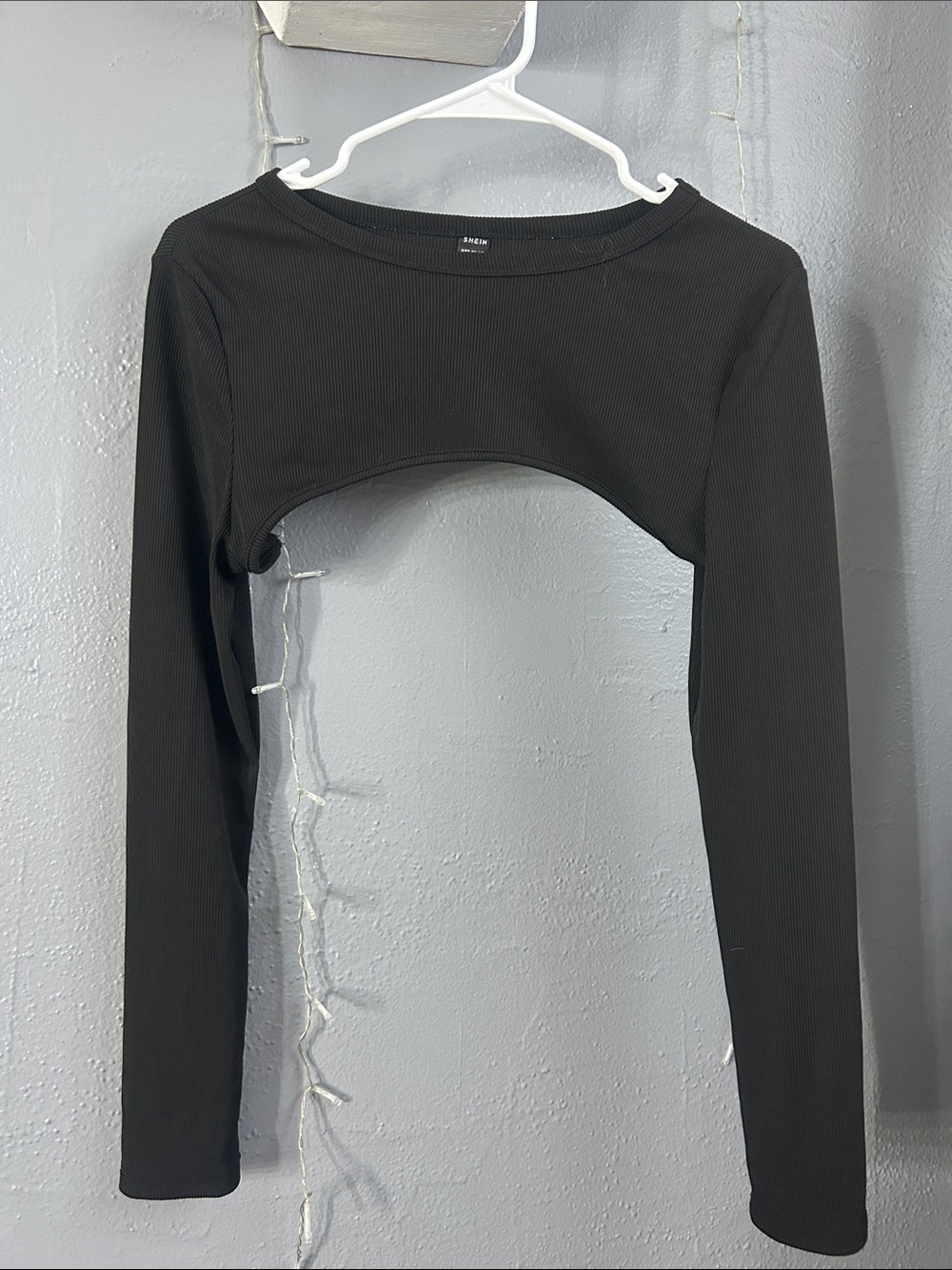 SHEIN Black Ribbed Long-Sleeve Cutout Crop Top